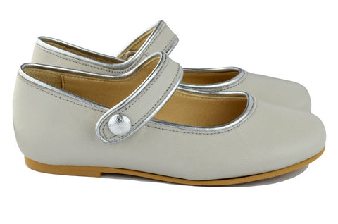 Manuela de Juan Girls Light Grey Mary Jane with Silver Piping