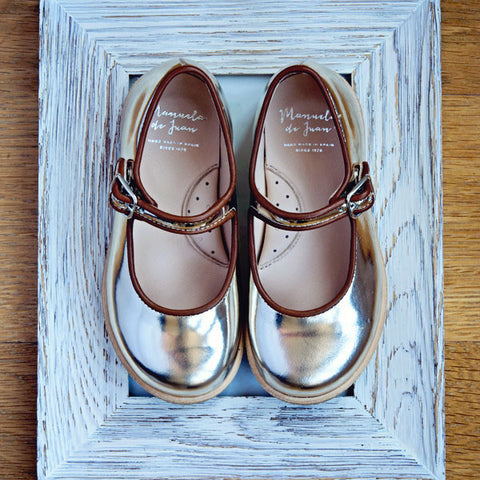 Manuela de Juan Girls Metallic Silver Mary Jane with Brown Piping